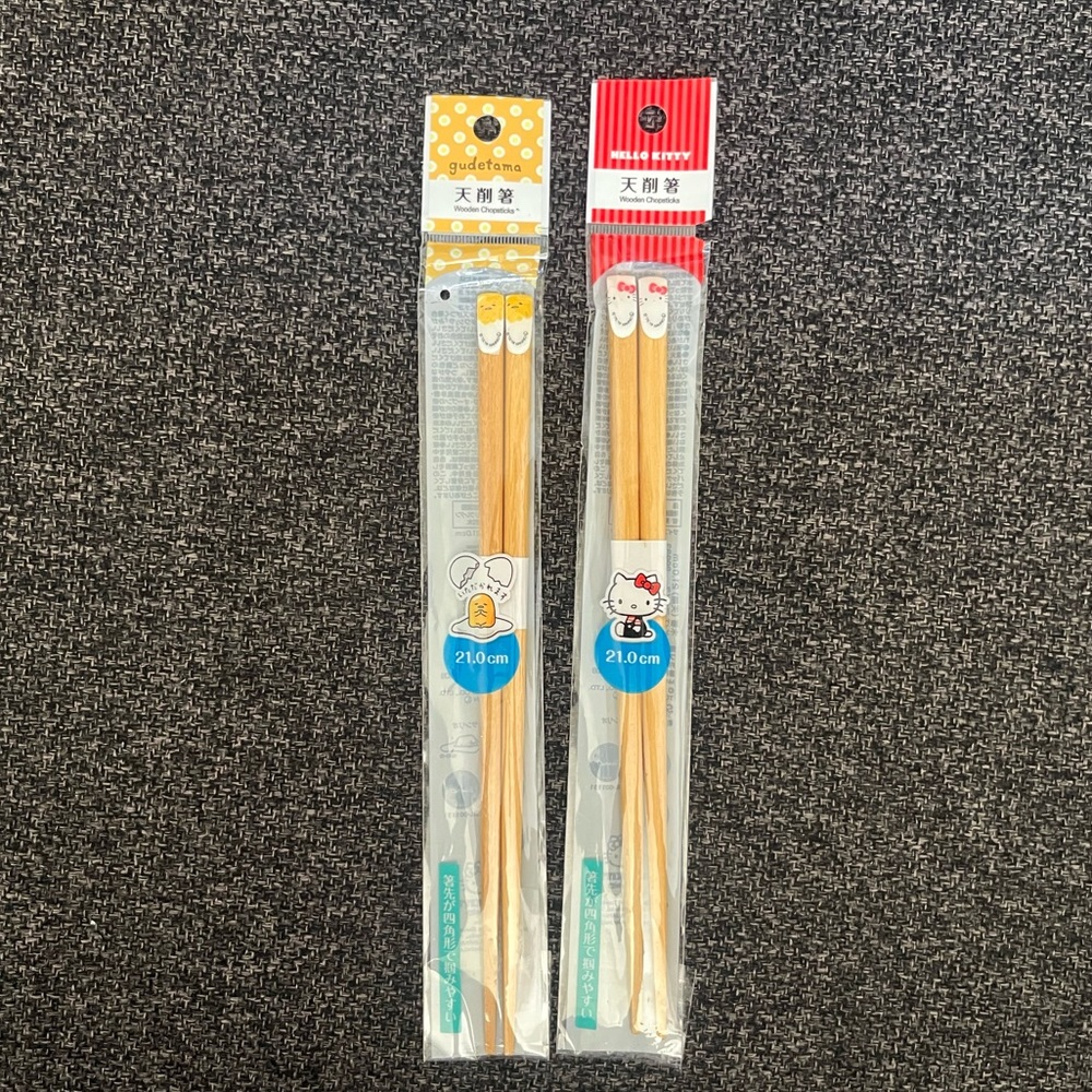 •Sanrio Hello Kitty & Gudetama Wooden Chopsticks NWT•